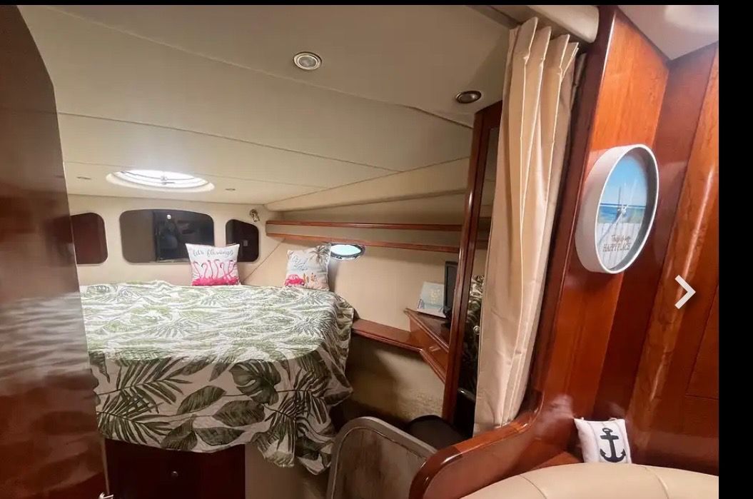 2004 Cruisers Yachts 370 Express - 10