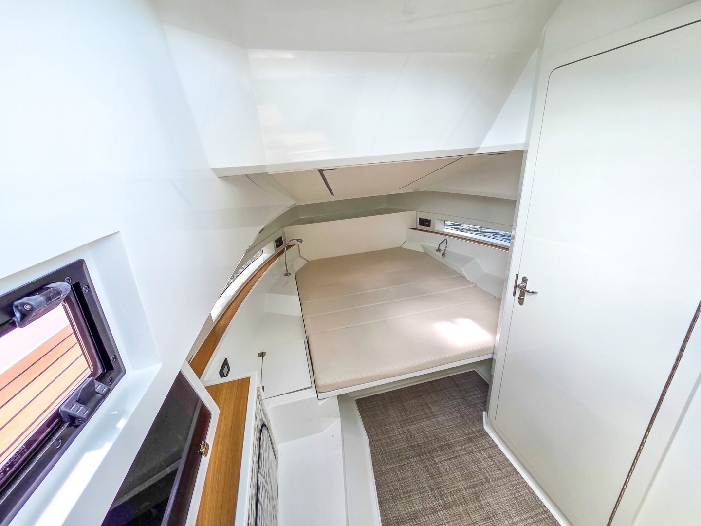 2026 De Antonio Yachts D32 - Image 34