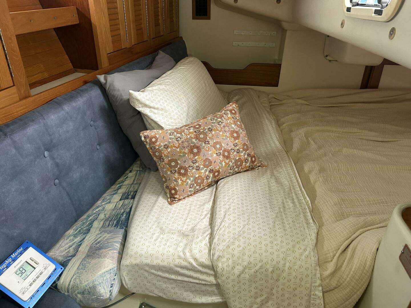 1995 Catalina 320 - Image 7
