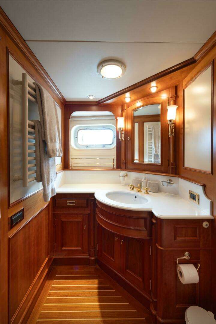 2001 Vitters Aft Cockpit - Image 13
