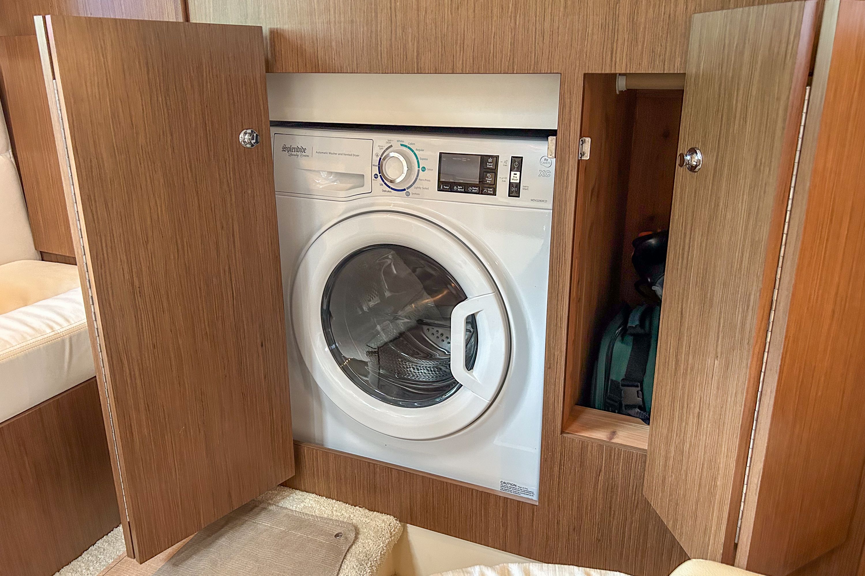 2015 Meridian 441 Sedan - 46