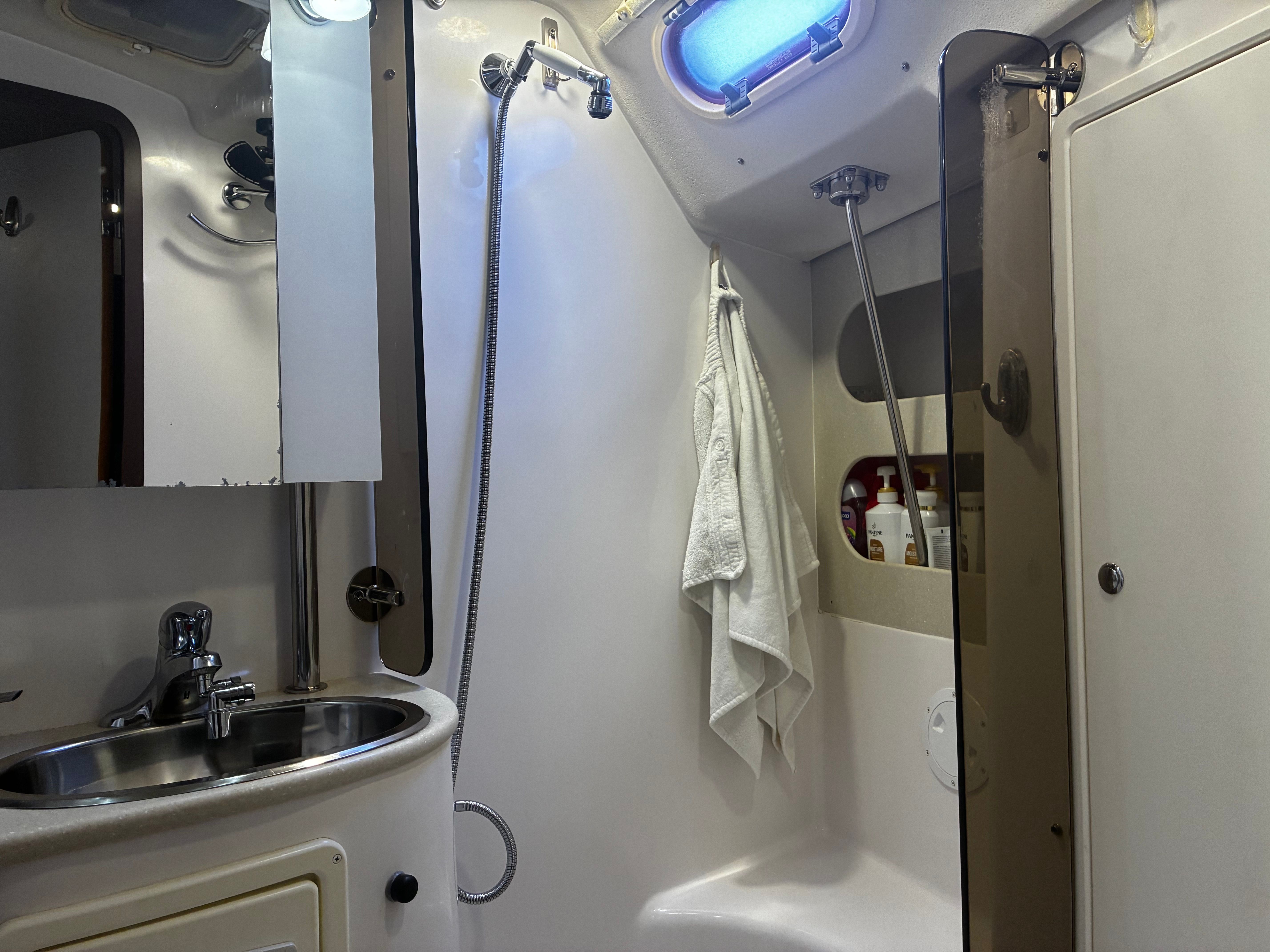 2011 Catalina 445 - 32