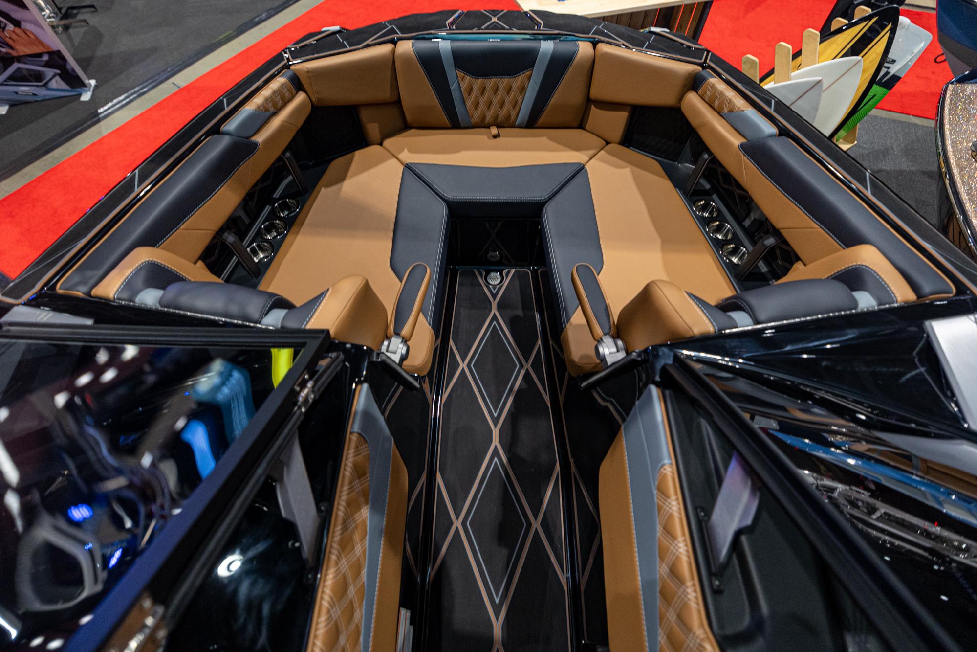 2025 Malibu M230 - 8