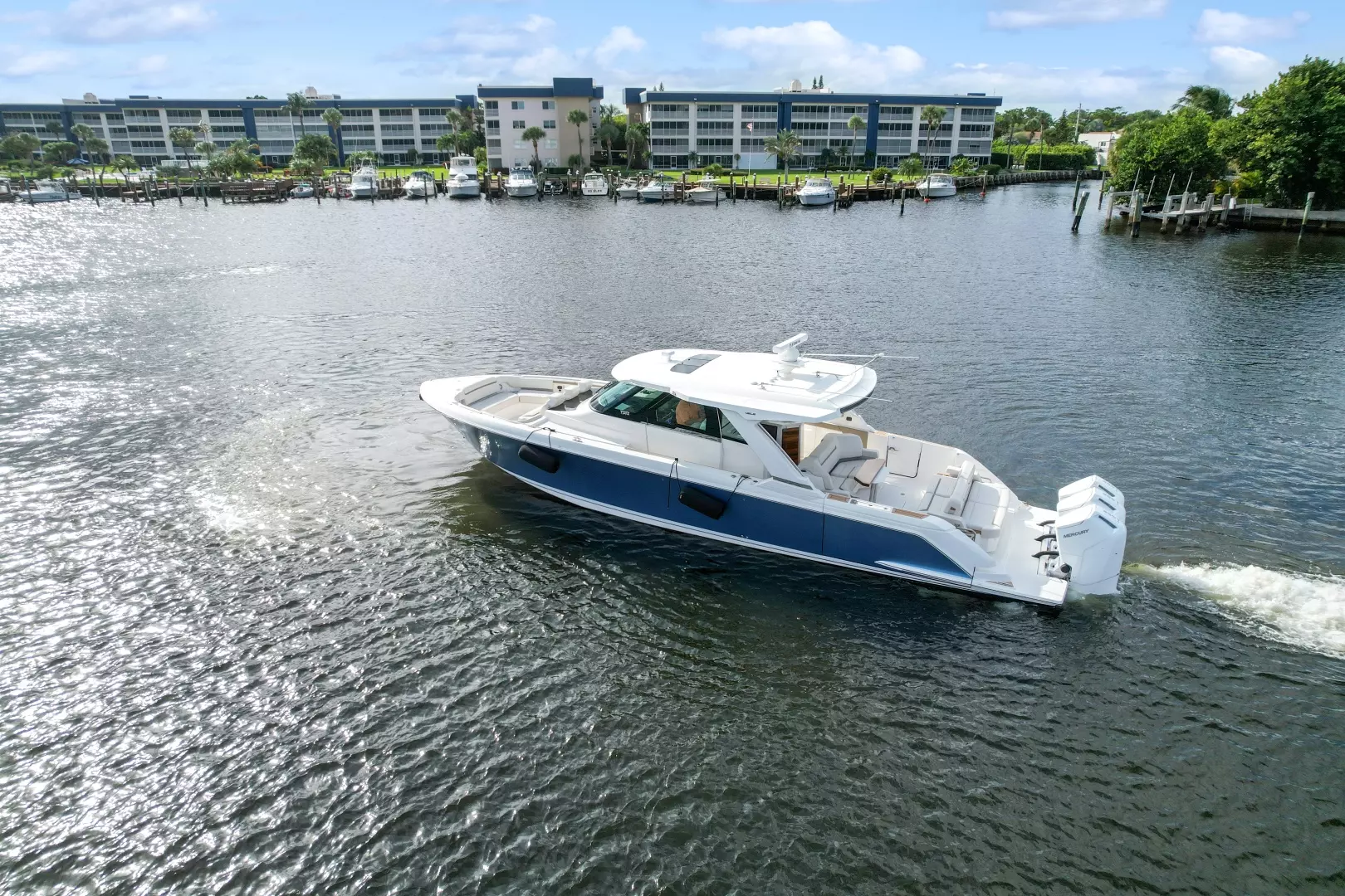 2022 Tiara Yachts — - Image 4