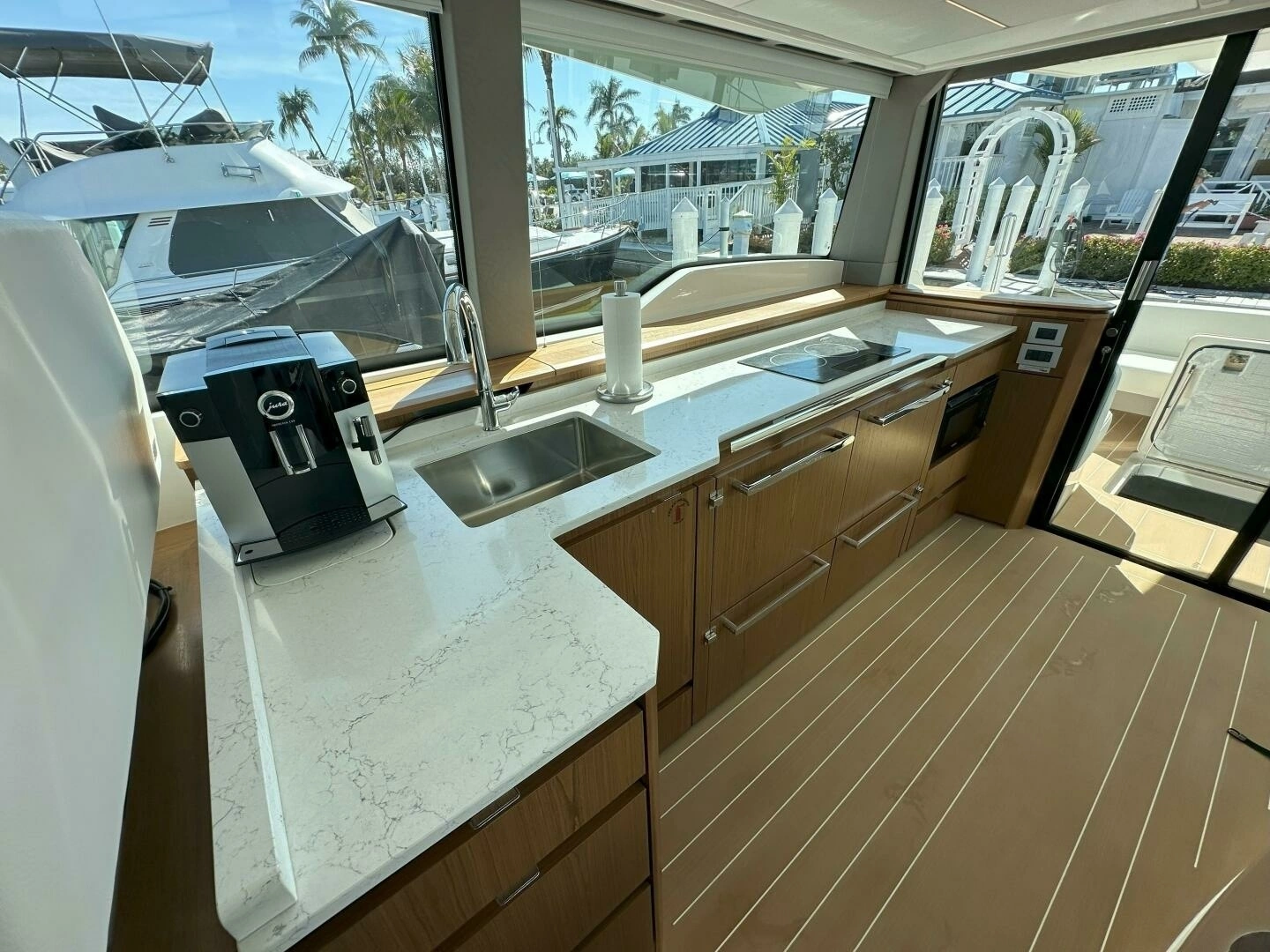 2025 Tiara Yachts EX 60 - Image 13