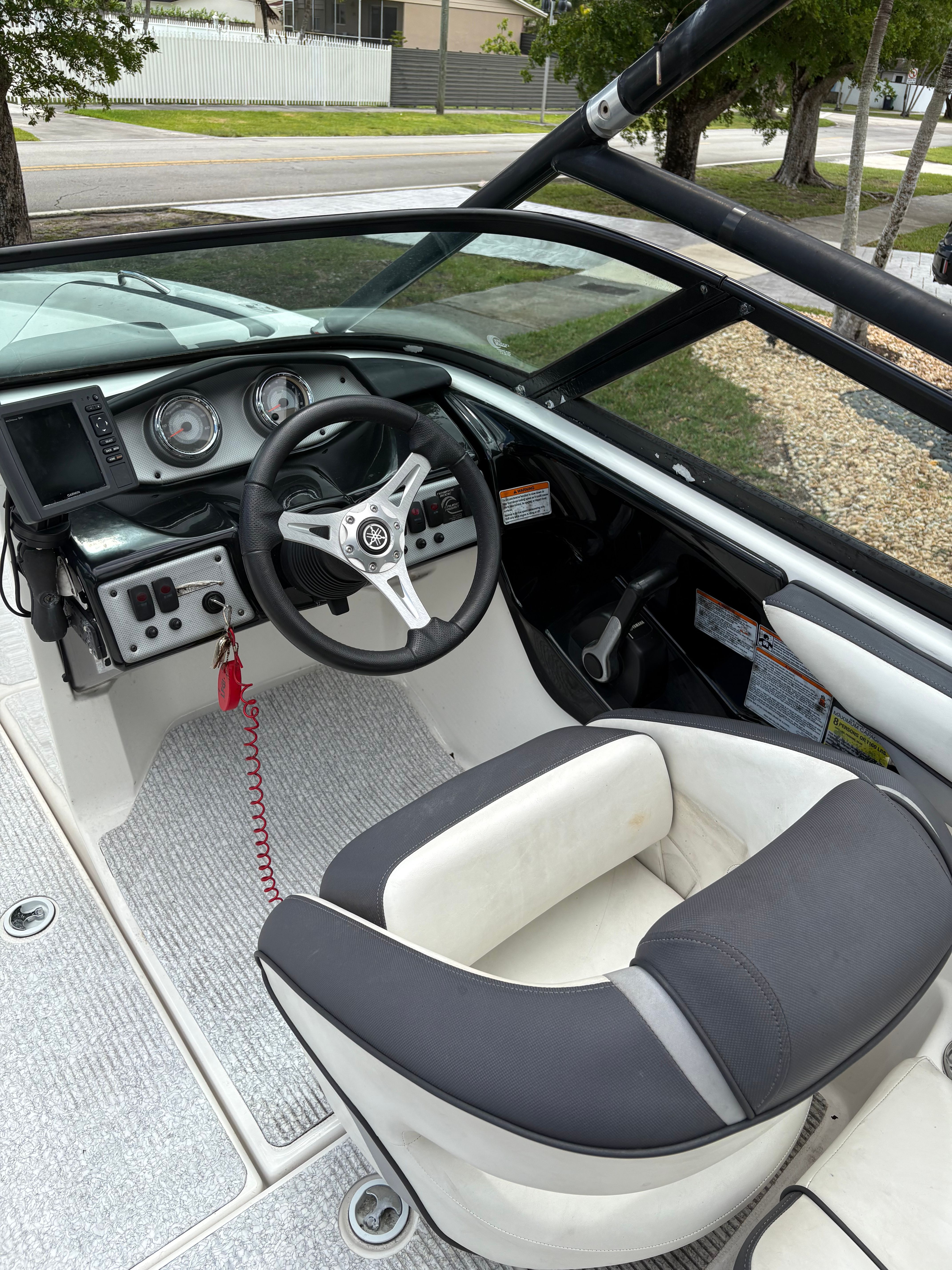 2015 Yamaha Boats AR192 - 10