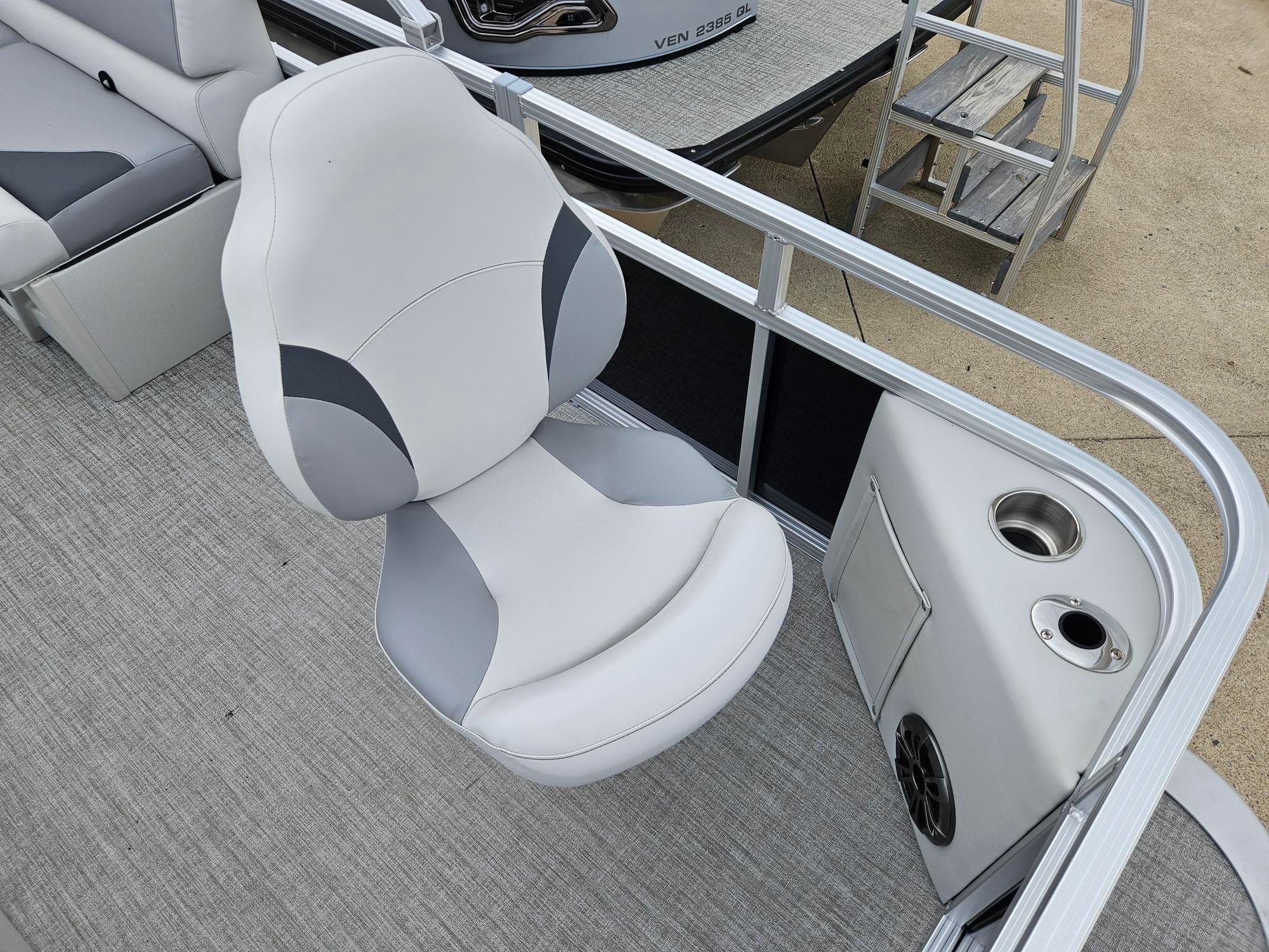 2025 AVALON VNT CR-15 - Image 5