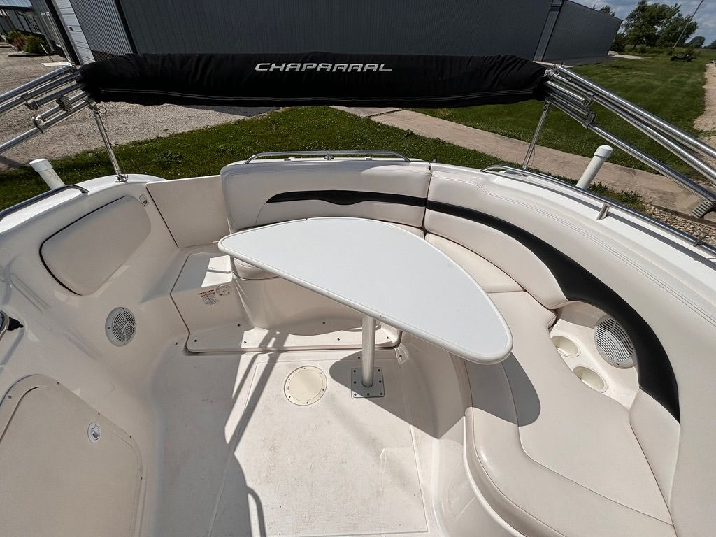 2002 Chaparral Sunesta 243 - 32