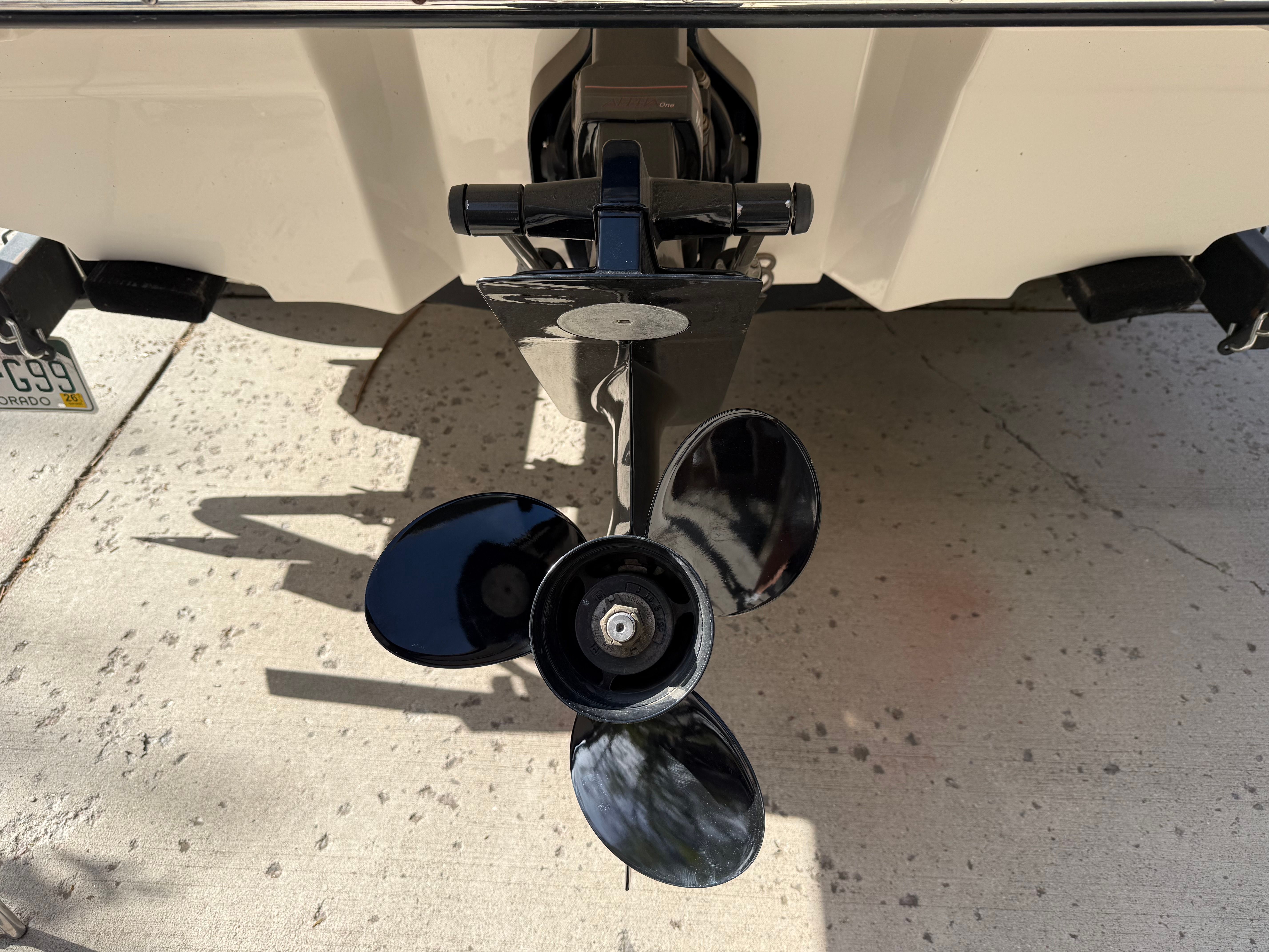 Rear view of a 2022 Sea Ray SPX 210 propeller.