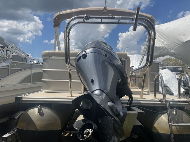 2015 Sylvan 8522 Cruise - 3