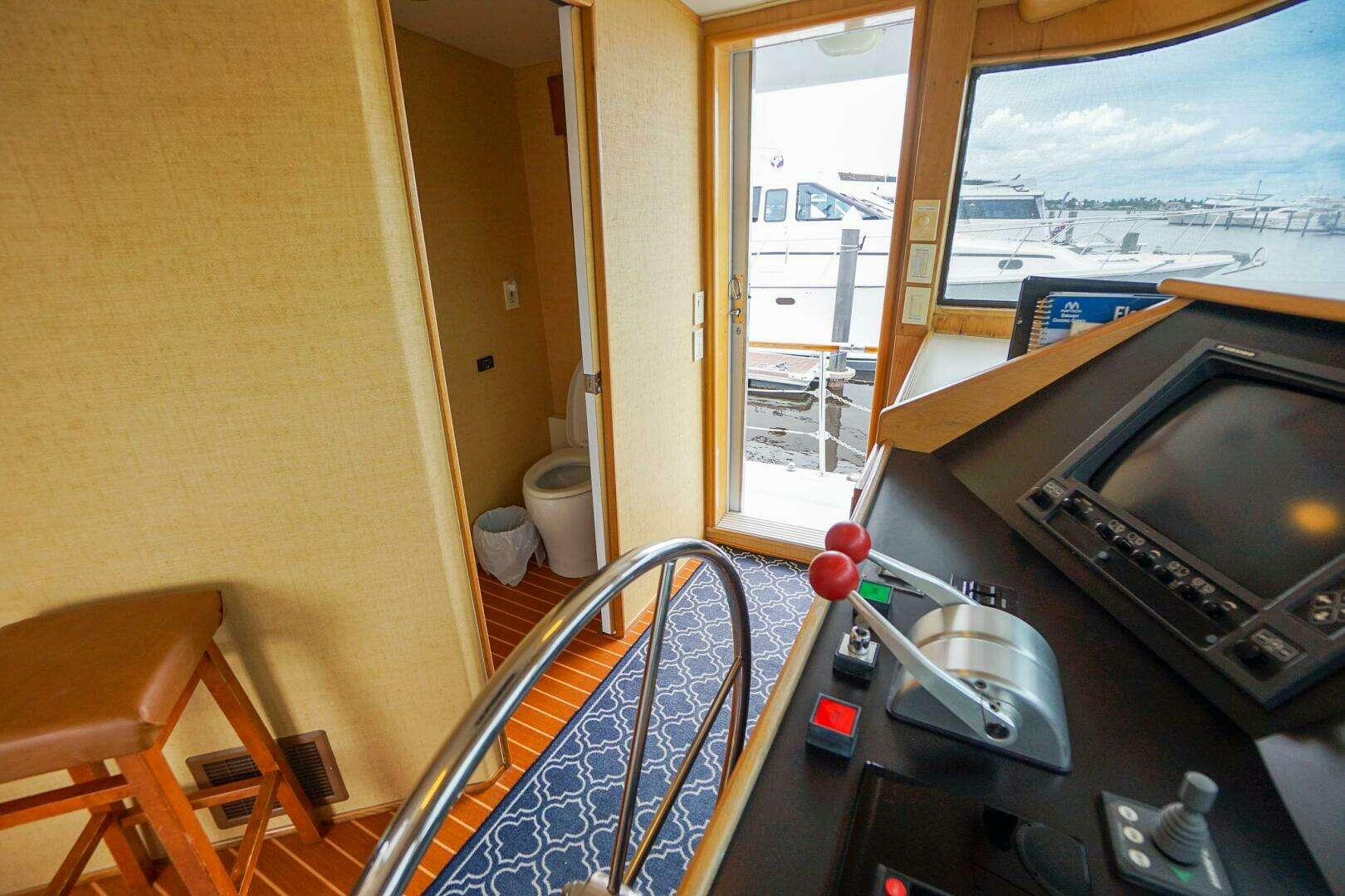 1989 Hatteras 80 Cockpit Motor Yacht - Image 39