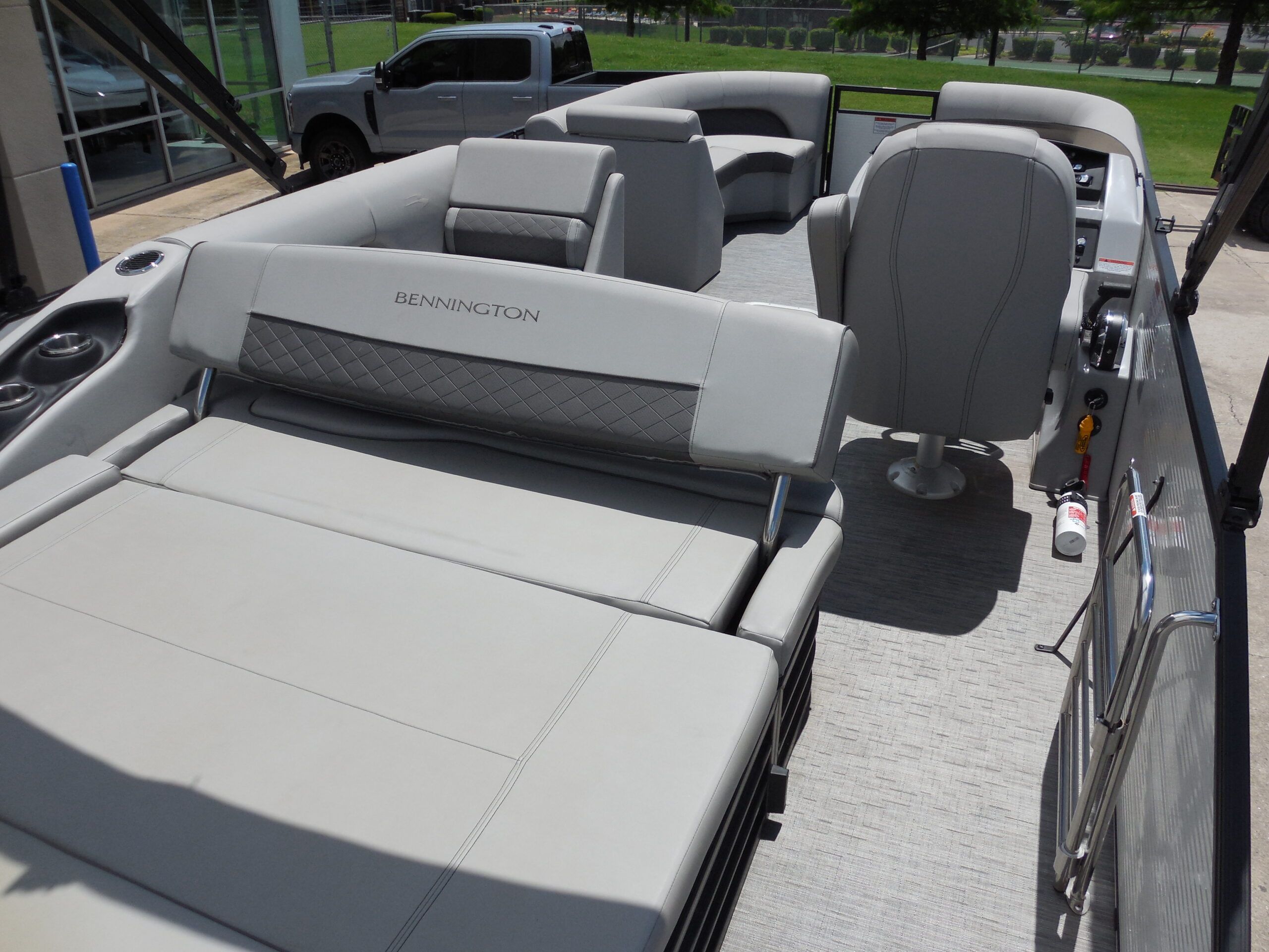 2023 Bennington 22LSB - 18