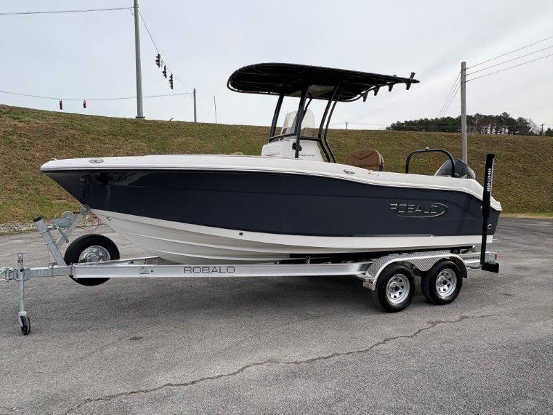 2025 Robalo R202 Explorer - 27