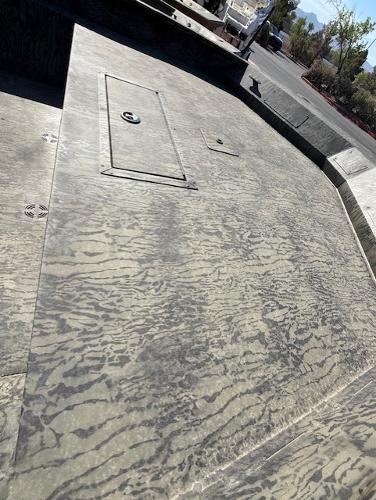 2025 Tracker GRIZZLY 2072 Utility boat deck with textured surface in outdoor setting.