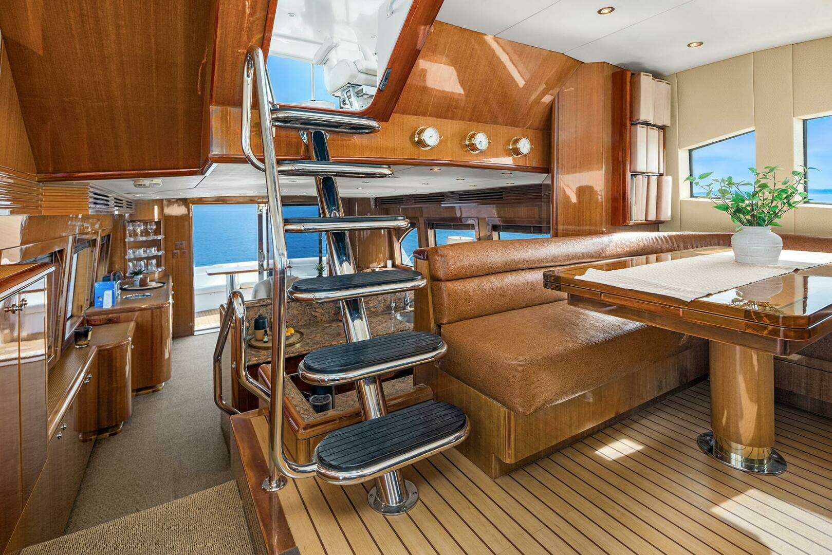 2001 Hatteras Cockpit Motoryacht - Image 8