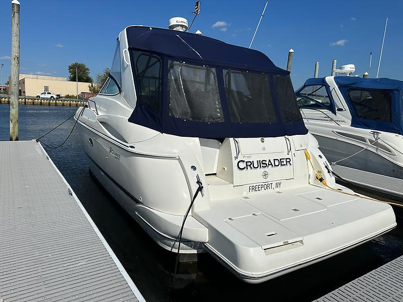 2003 Cruisers Yachts 3772 Express