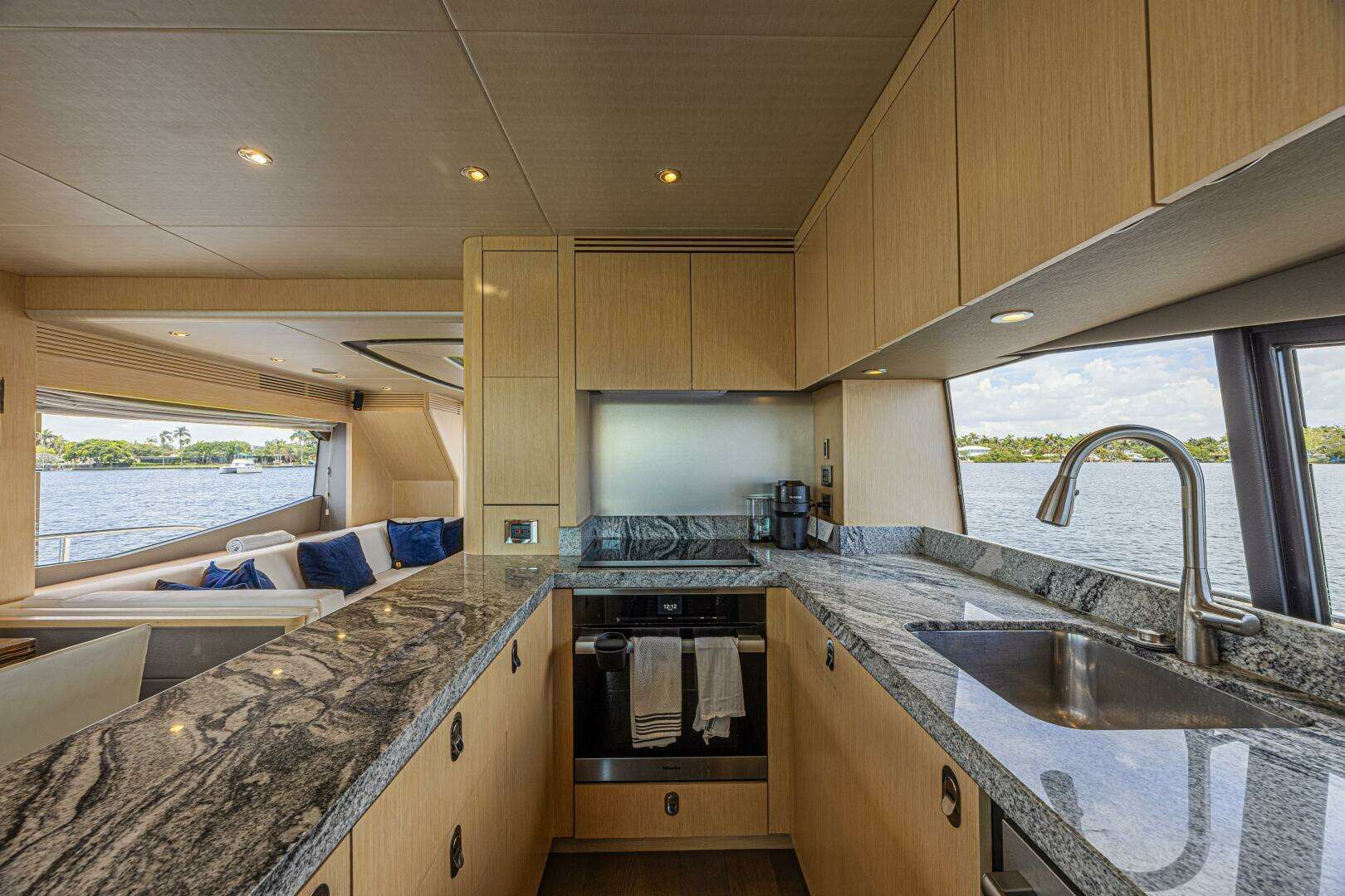 2017 Sunseeker 75 Yacht - Image 35