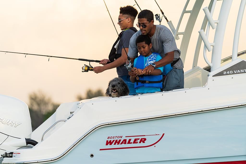 2023-Boston-Whaler-240-Vantage-MarineMax