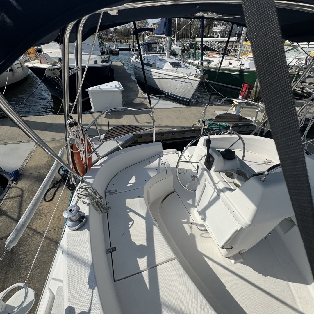 2002 Hunter 326 - Image 16