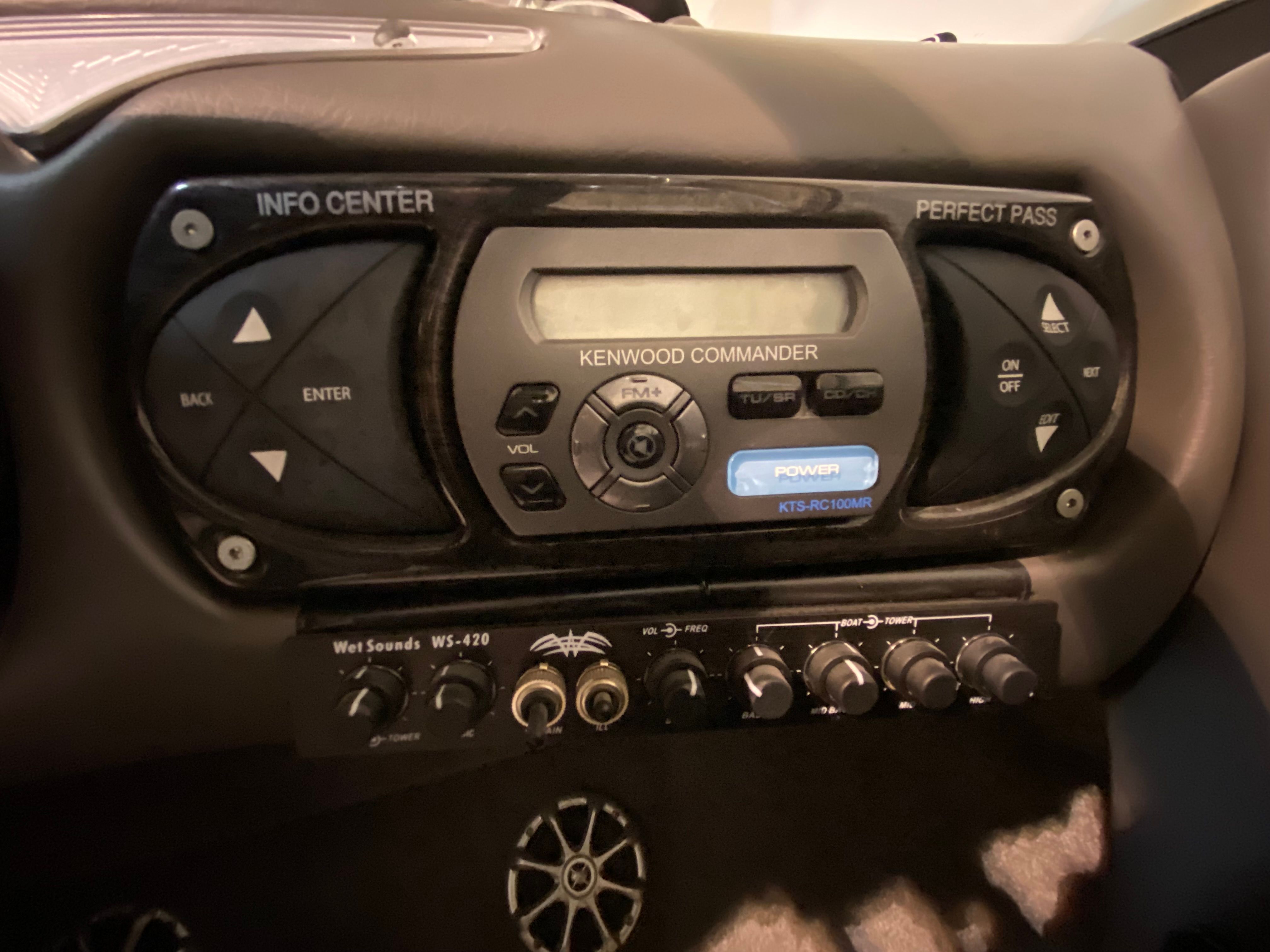 2008 Supra Launch 22 SSV - 37