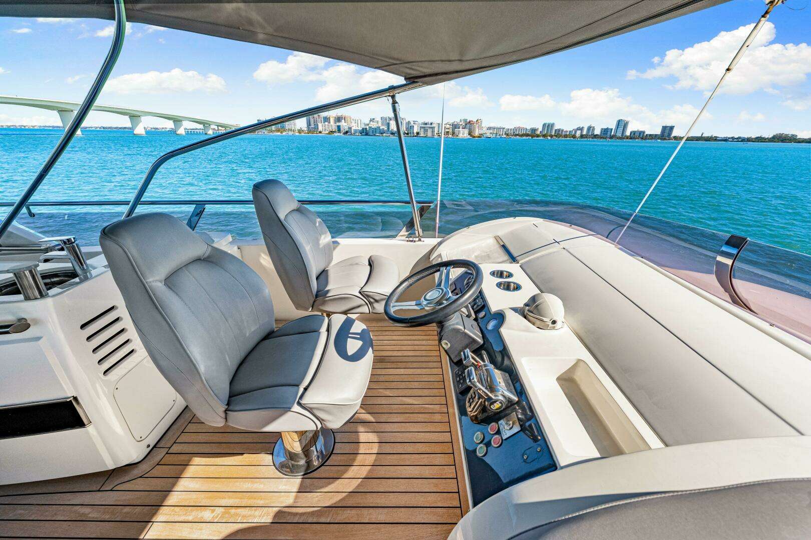 2014 Princess Y72 - Image 100