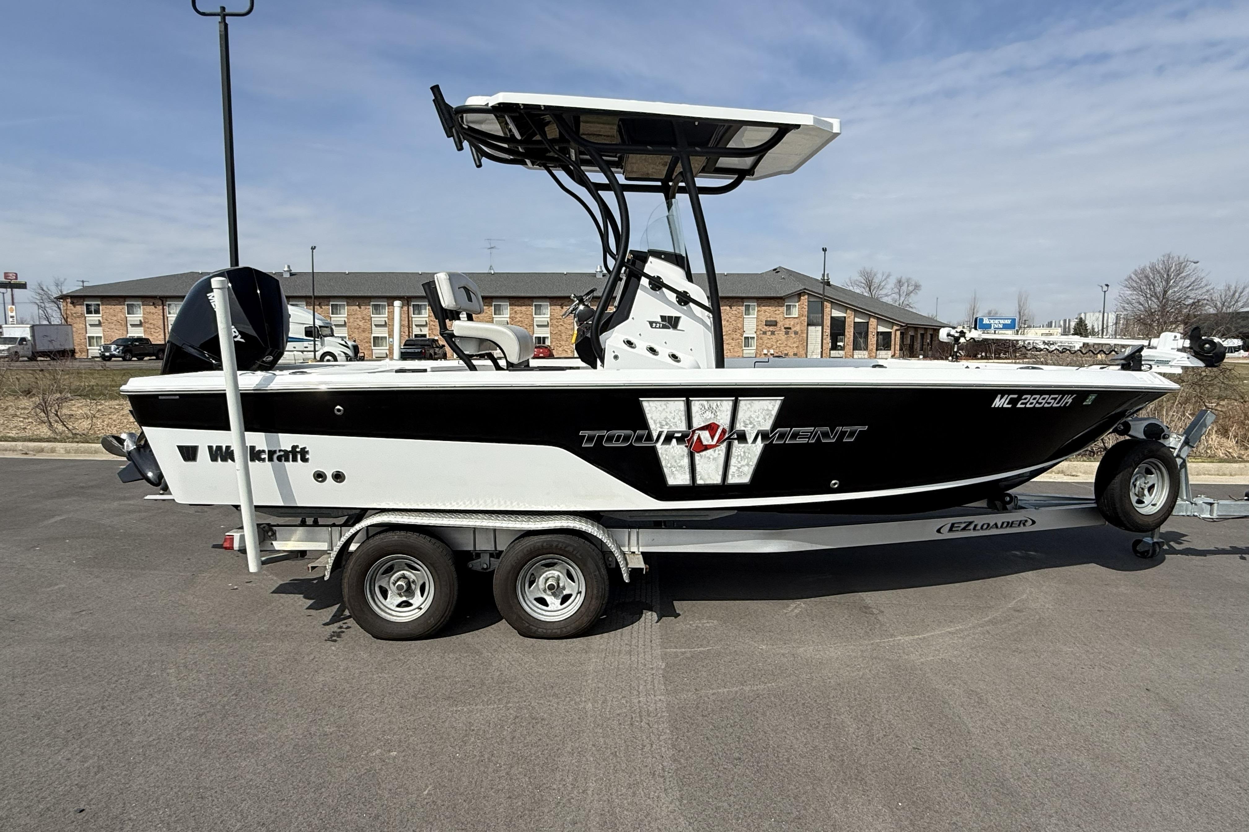 2019 Wellcraft 221 Bay
