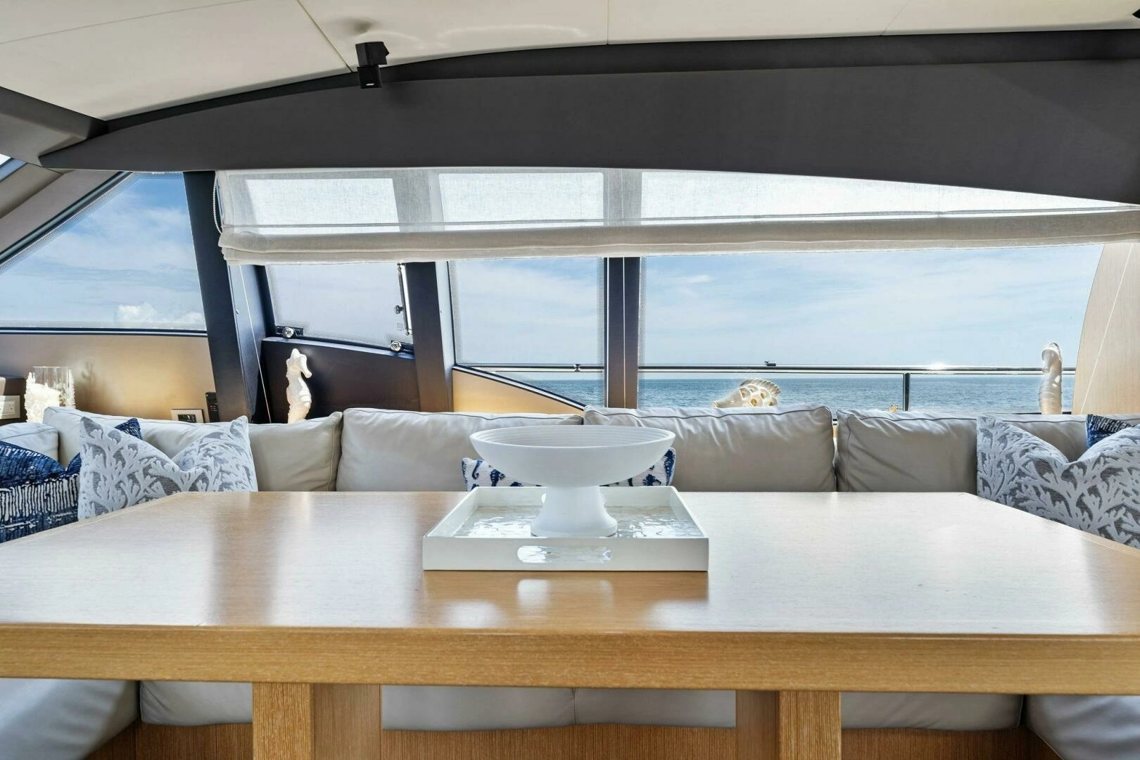2013 Ferretti Yachts 620 - Image 17