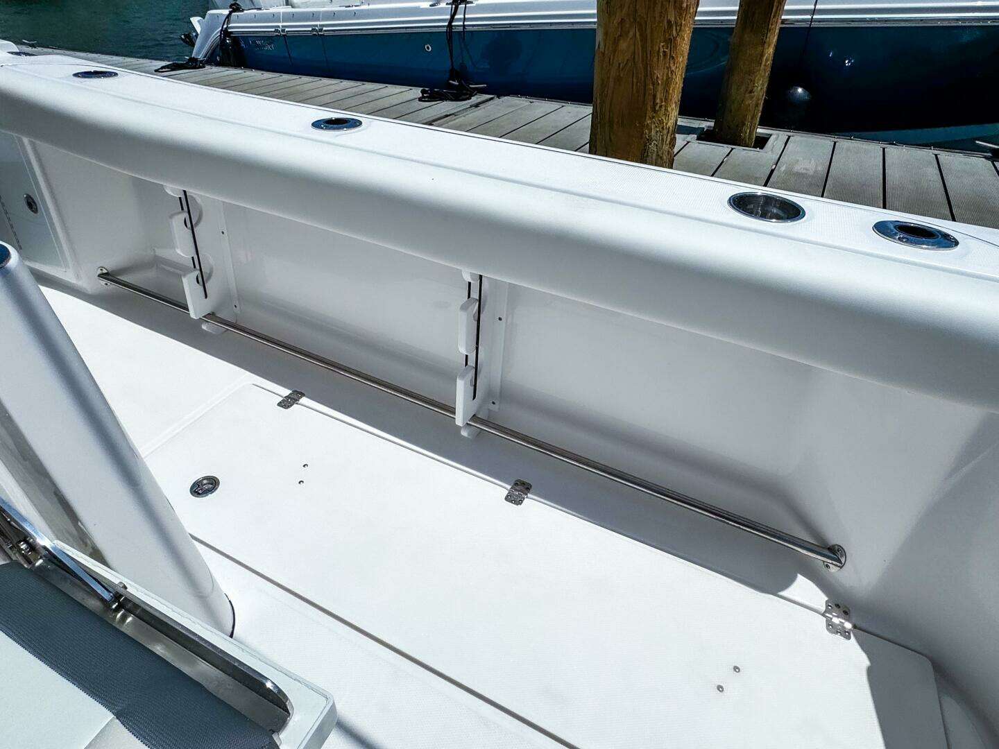 2025 Edgewater 370CC - Image 31