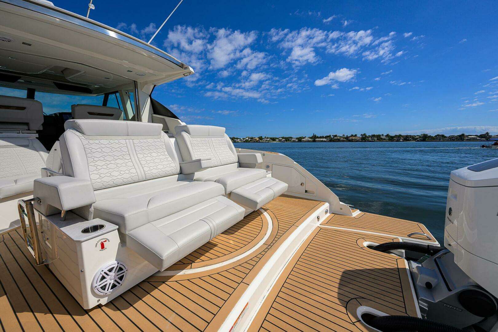 2022 Tiara Yachts 43 LE - Image 45