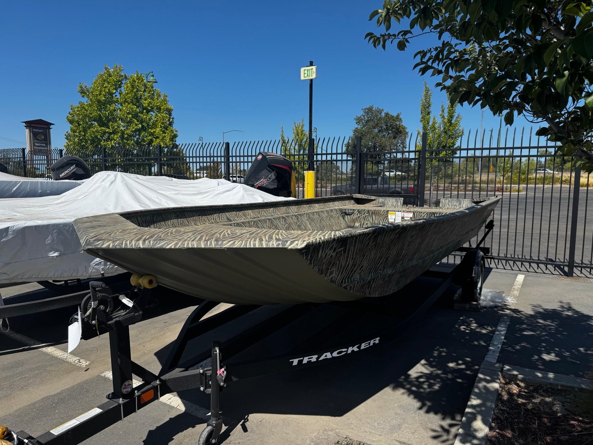 2025 Tracker Grizzly 2072 Utility