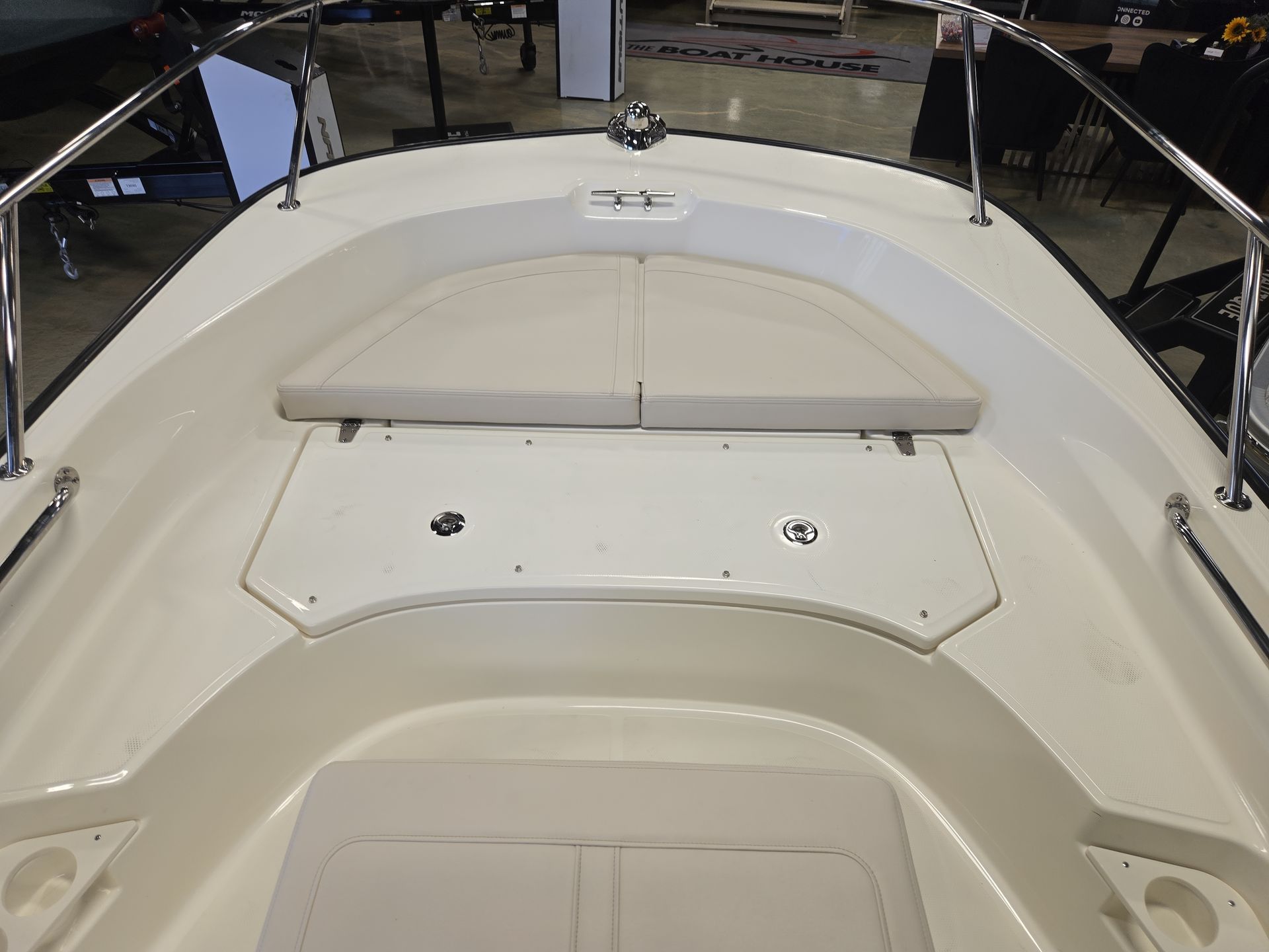 2026 Boston Whaler 170 Montauk - 9
