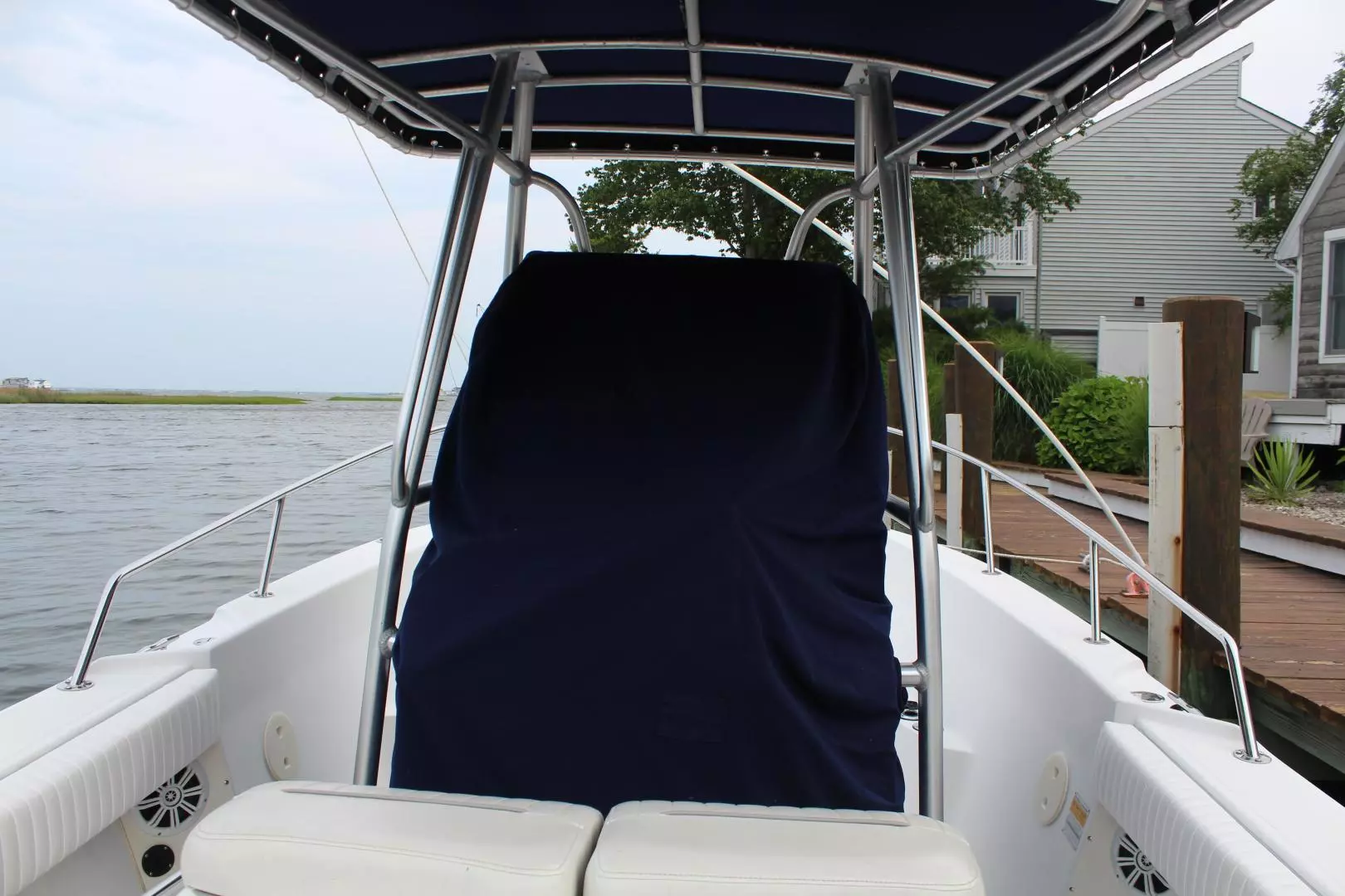 1999 Boston Whaler 23 Outrage - Image 3