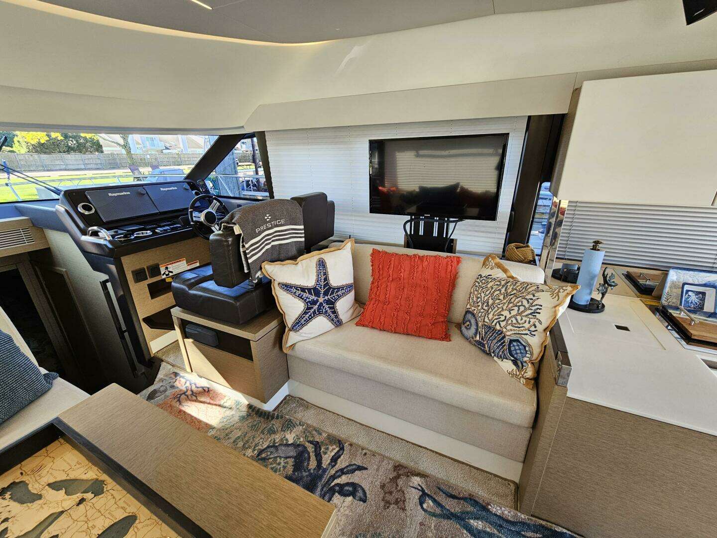 2018 Prestige 460 Fly - Image 9