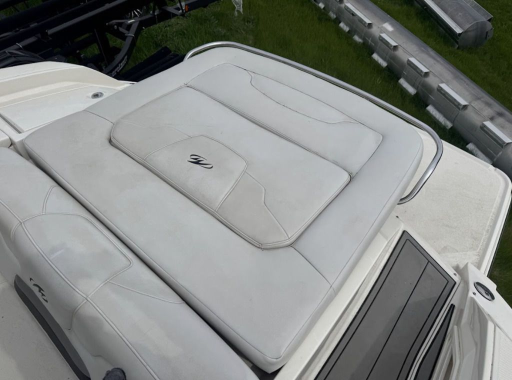 2011 Monterey 328SS Super Sport - 18