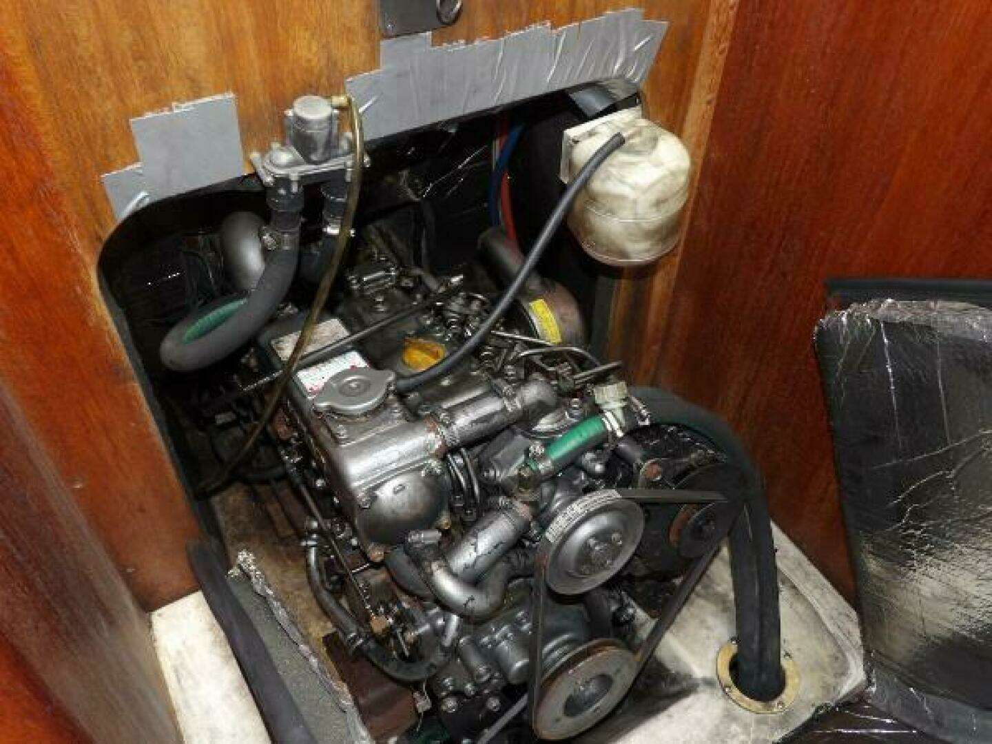 2002 Hunter 356 - Image 35