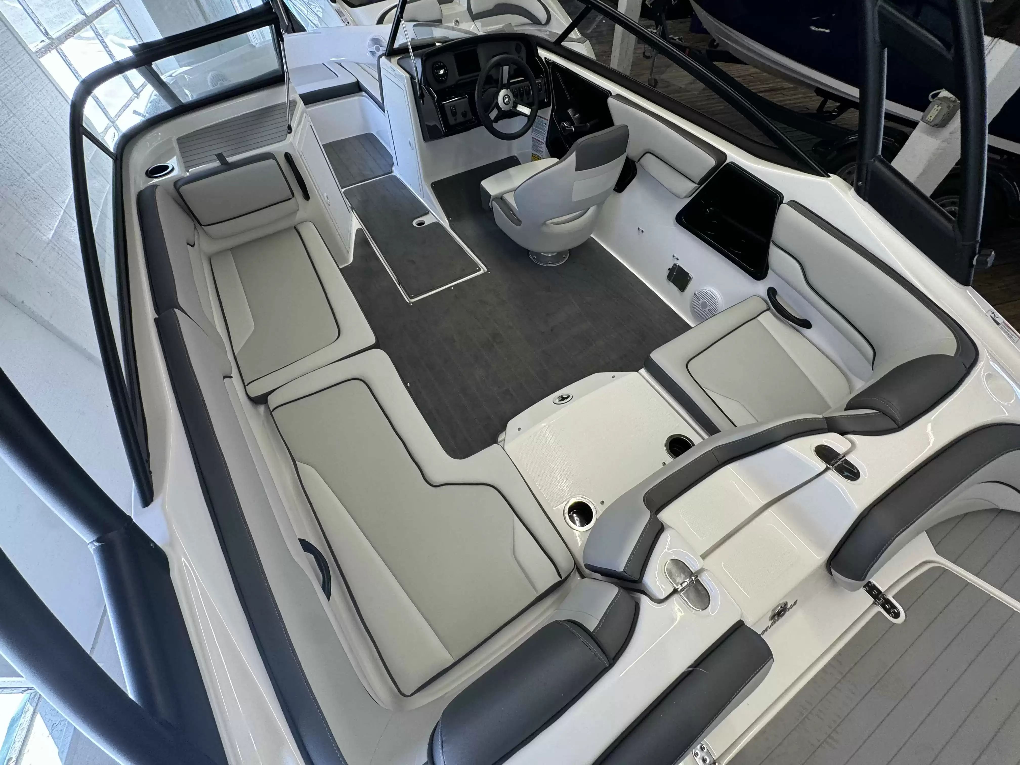 2026 Yamaha Boats AR190 - 5