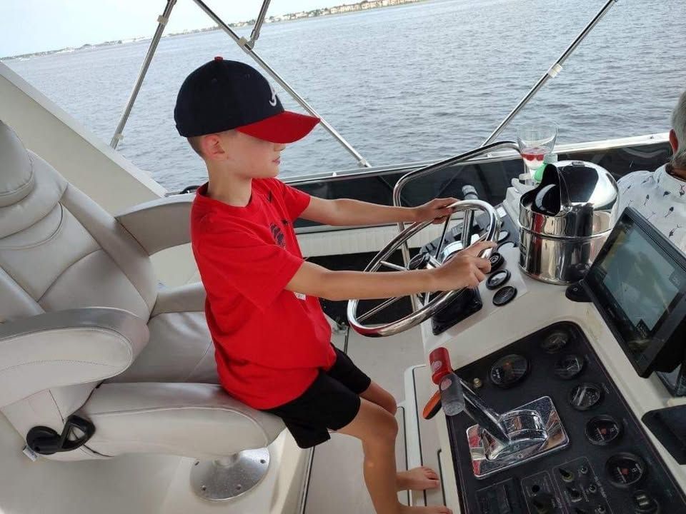 1995 Carver 430 Cockpit Motor Yacht - 3