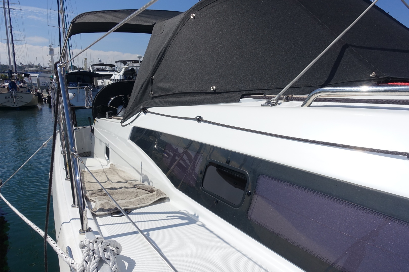 2023 Jeanneau 380 PERFORMANCE - Image 10