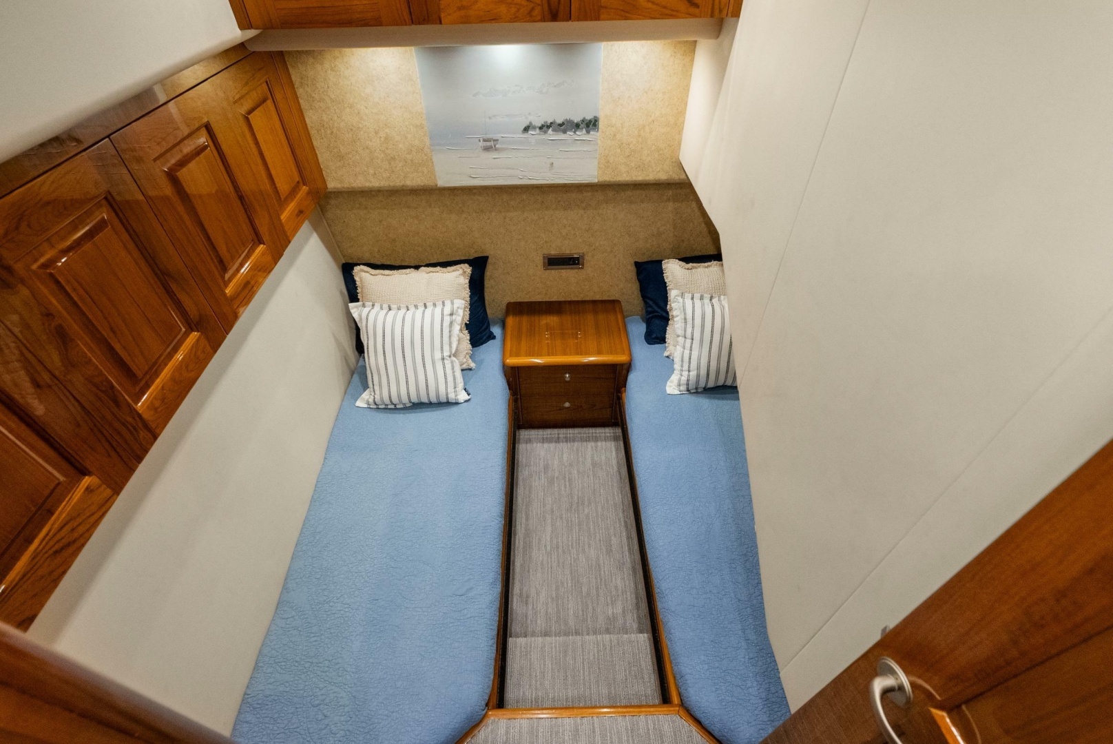 2007 Viking Enclosed Flybridge - Image 21