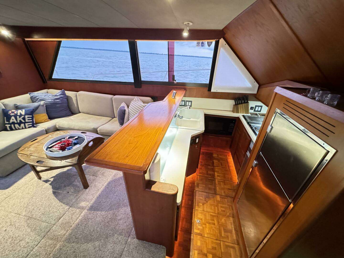 1987 Viking 48 Motor Yacht - Image 39