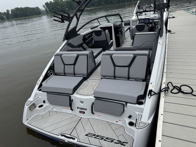 2025 Yamaha Boats 255XD - 7