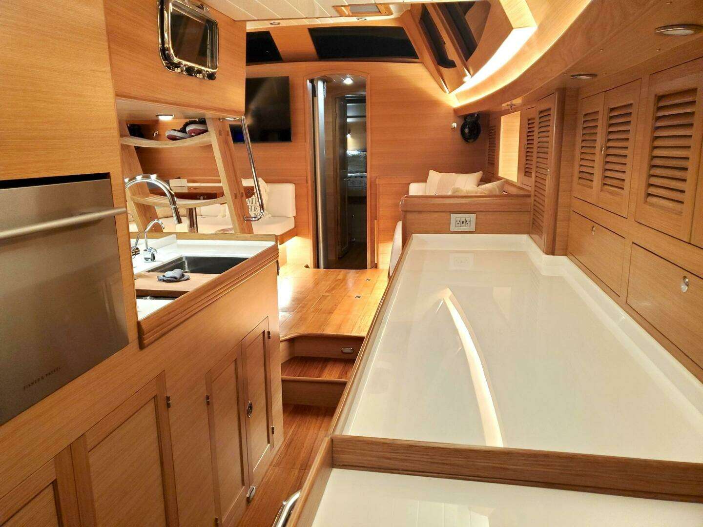 2023 Bluewater 56 - Image 26