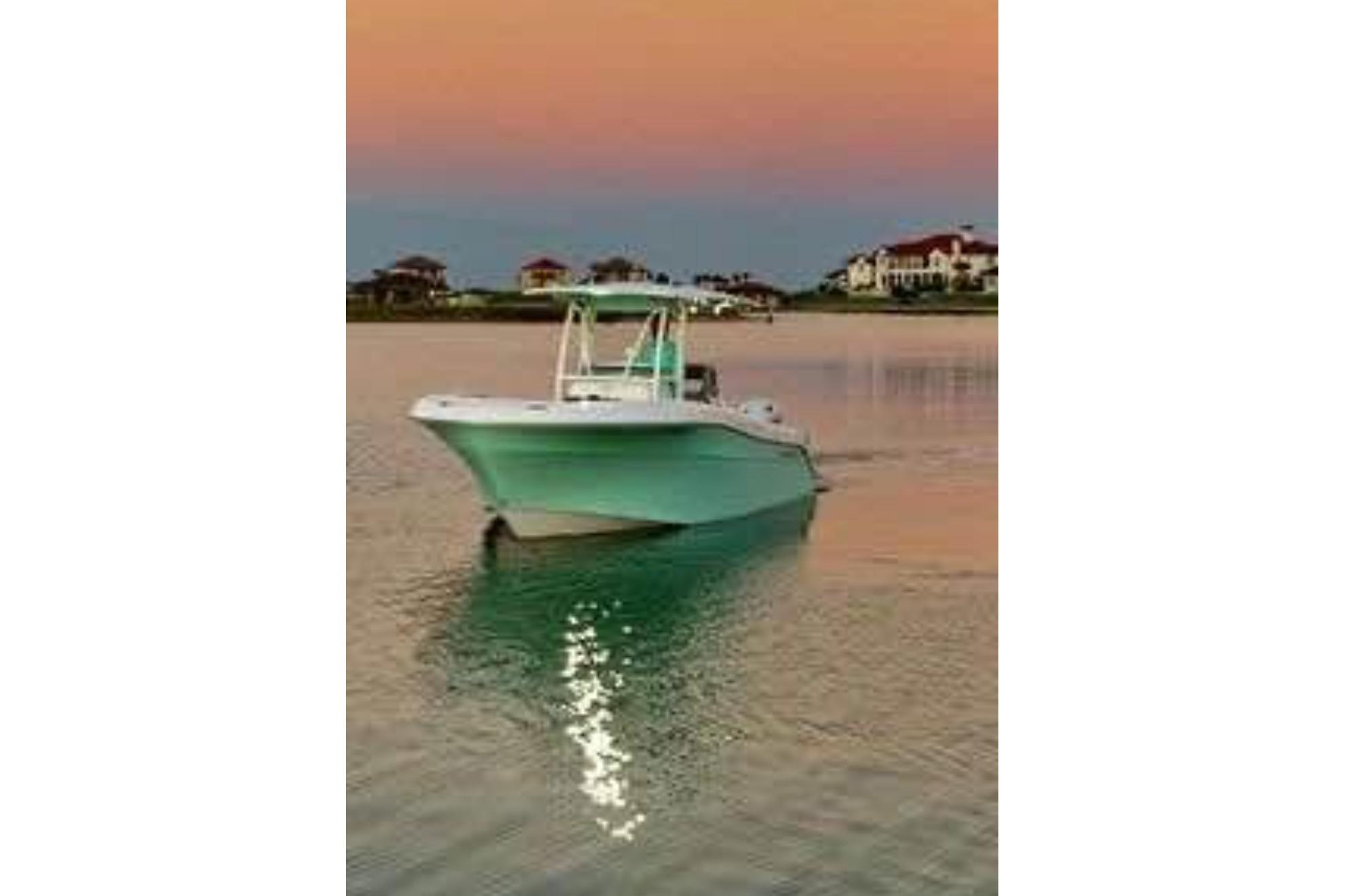 2022 Aquasport 2500 Center Console