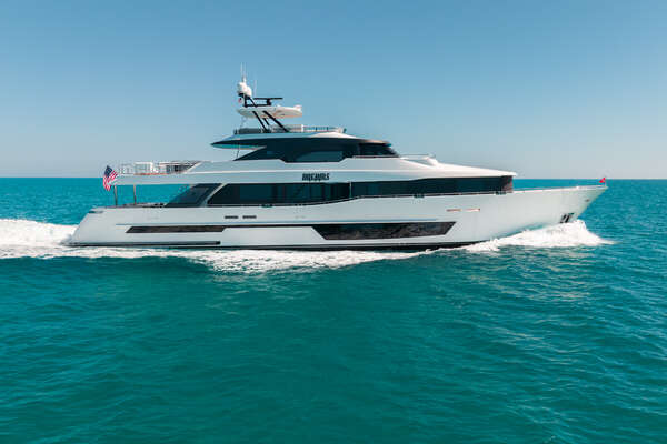 2022 Ocean Alexander 37L