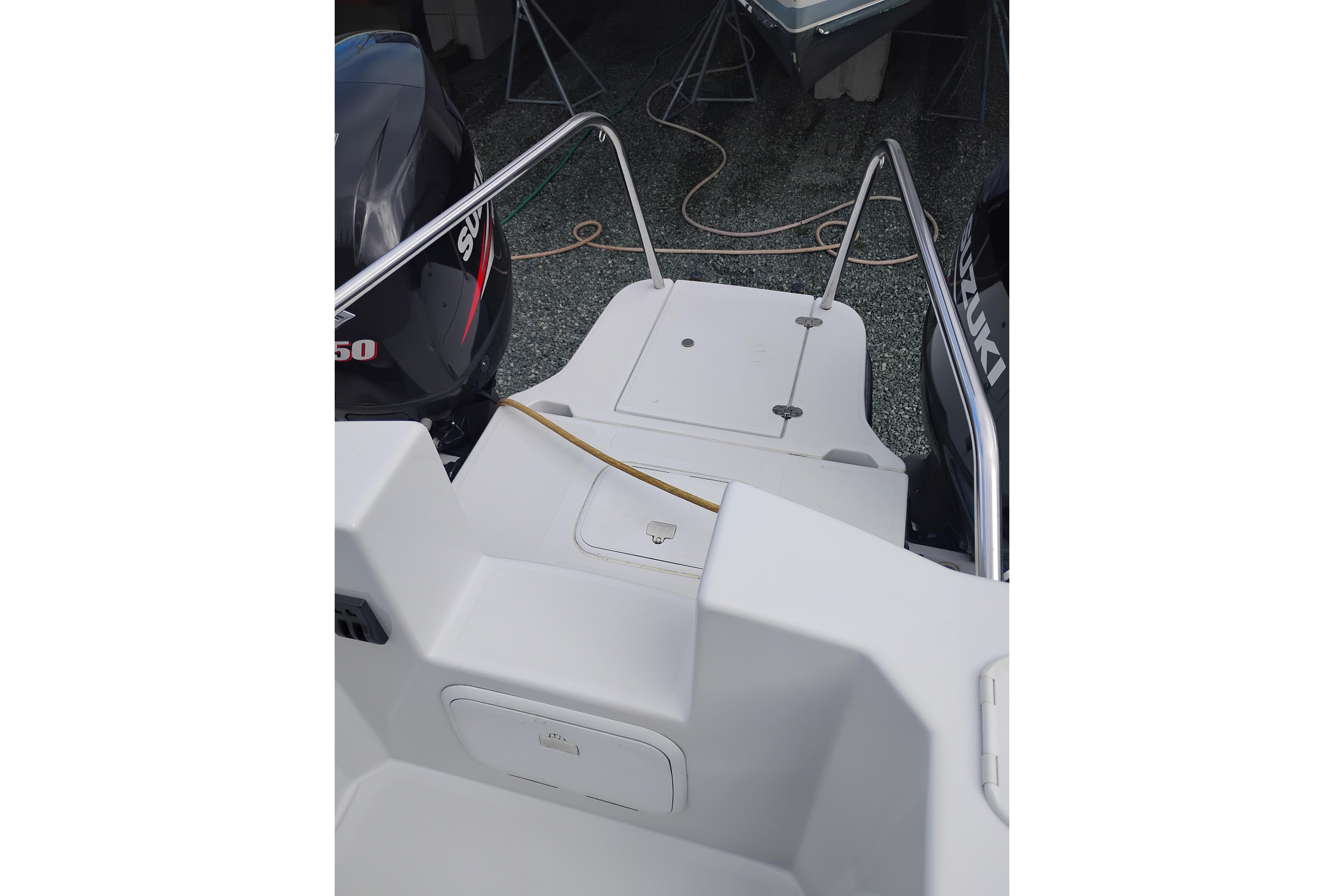 2007 Glacier Bay 2685 Coastal Runner boat with Suzuki outboard engines.