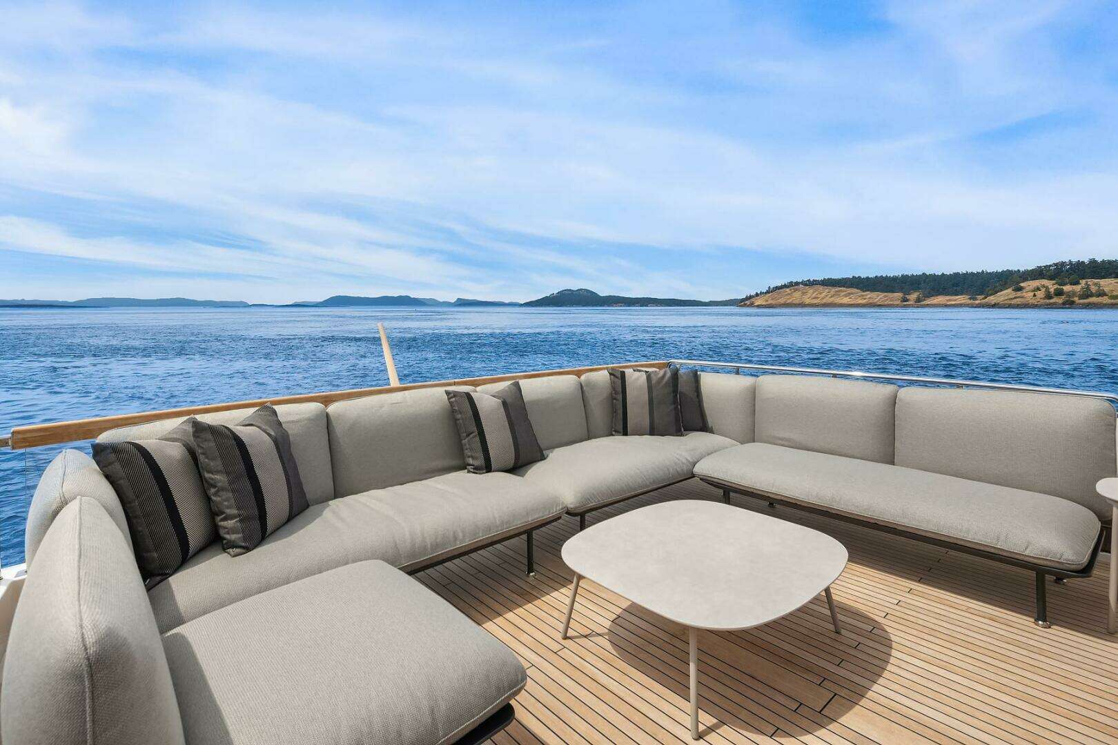 2023 Sanlorenzo SL86 - Image 36