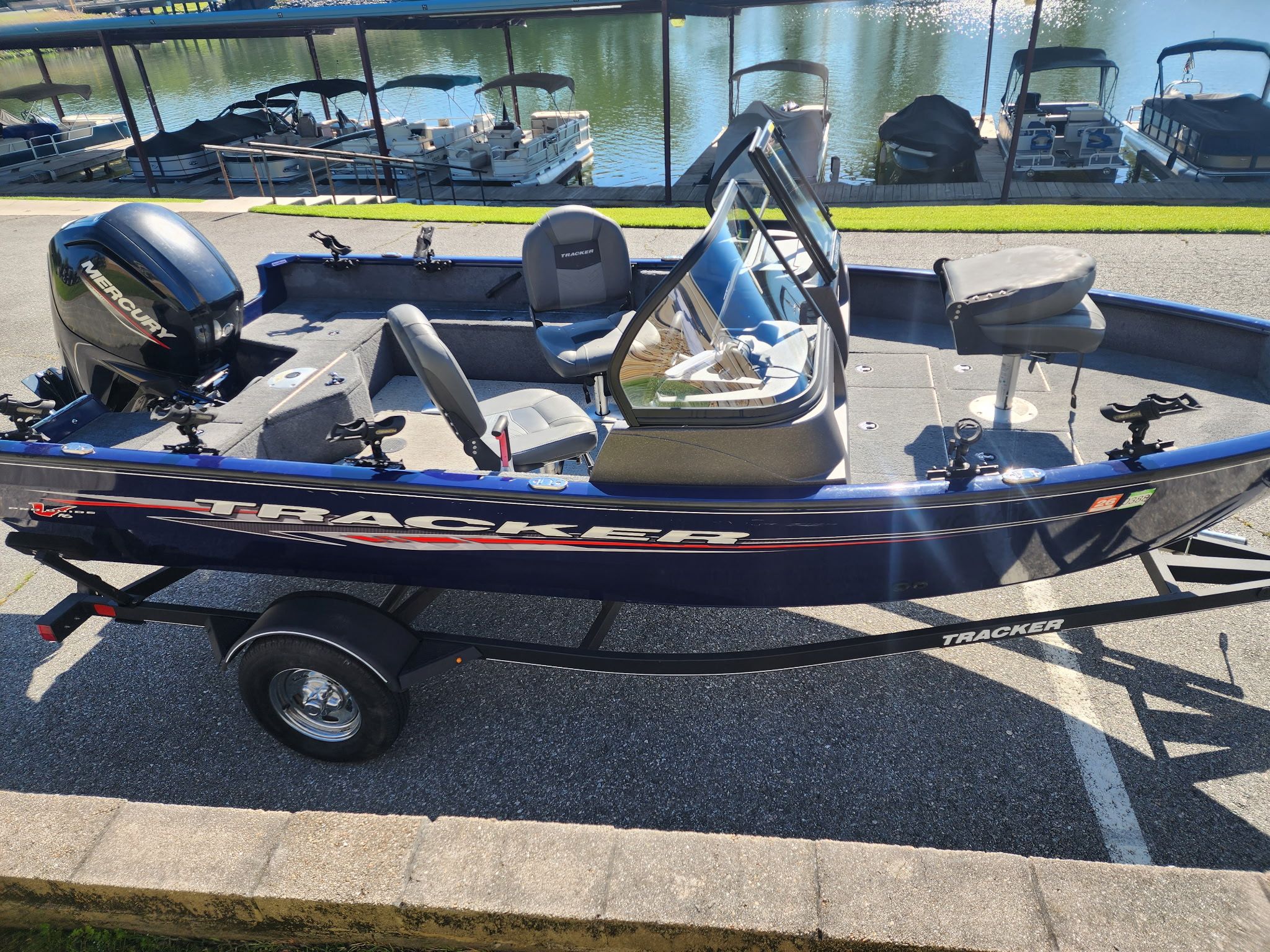 2022 Tracker Pro Guide V-16 SC - 6