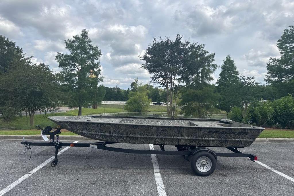 2026 Tracker Grizzly 1648 Utility