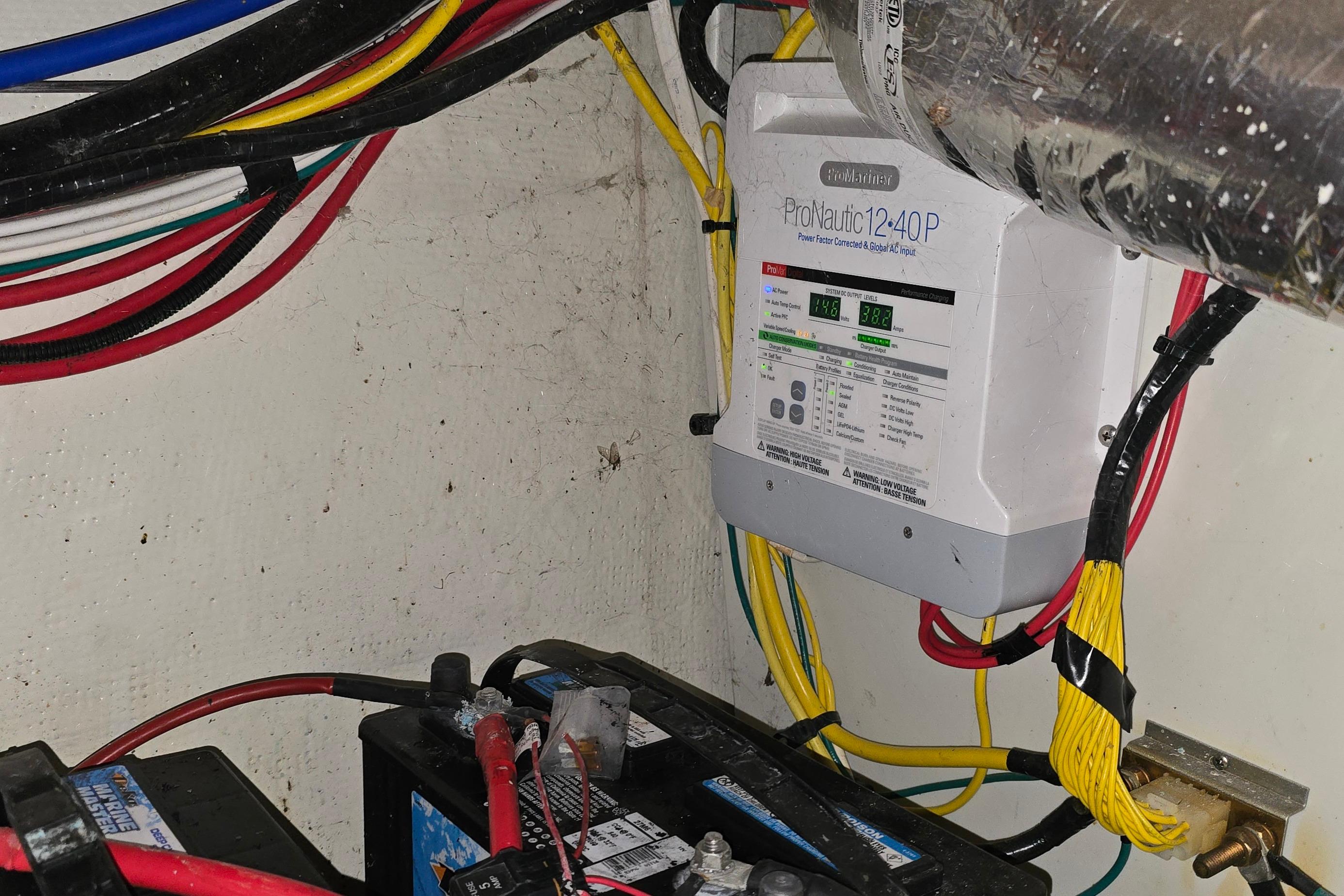 Electrical system with ProNautic charger in 2018 Four Winns V355 boat.