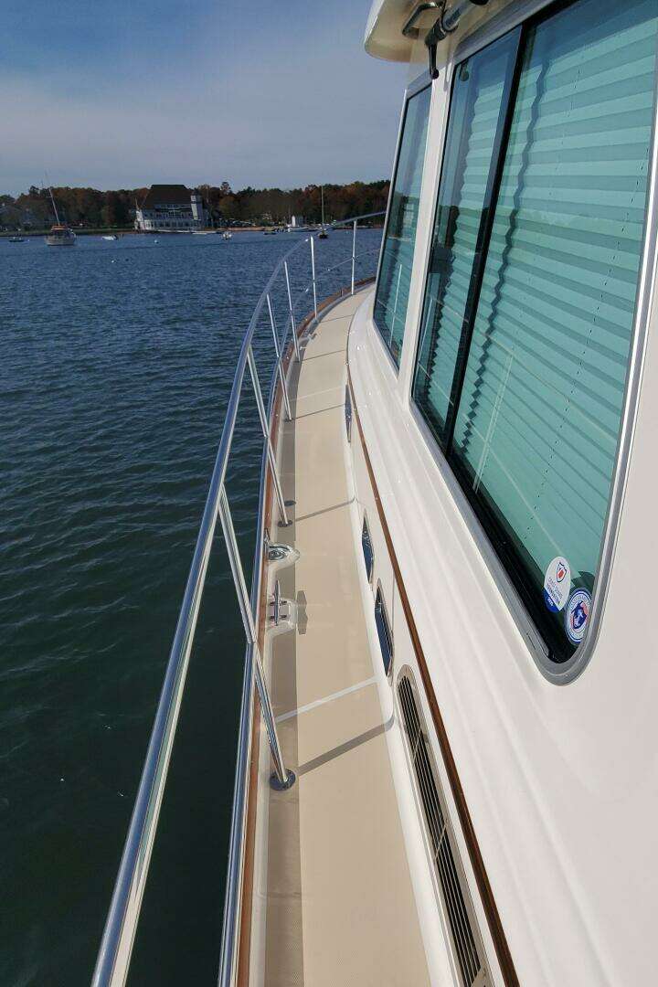 2012 Sabre 48 Salon Express - Image 14